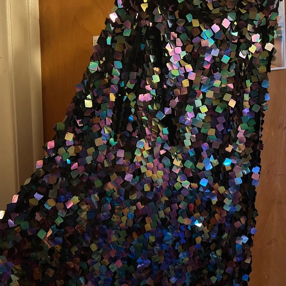 Gorgeous High Fashion Iridescent Cape & Spaghetti strap dress Suit. - Picture 3 of 4